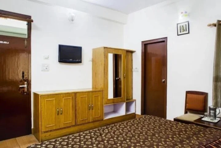 Раникхет: Ranikhet Grand