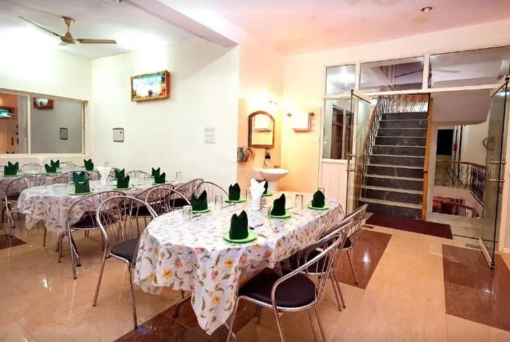 Раникхет: Ranikhet Grand