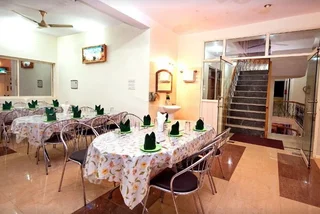 Раникхет: Ranikhet Grand