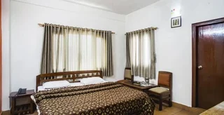 Раникхет: Ranikhet Grand