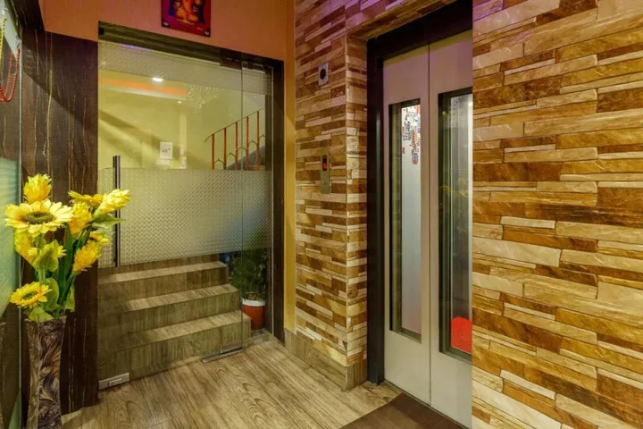 Колката: The SilverLine Hotel