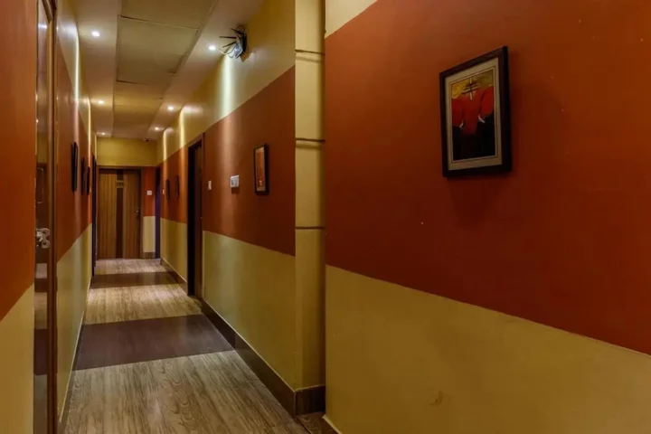 Колката: The SilverLine Hotel