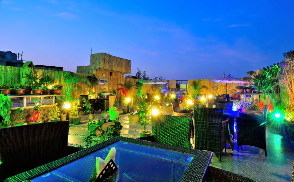 Нью-Дели: Hotel Aman Continental