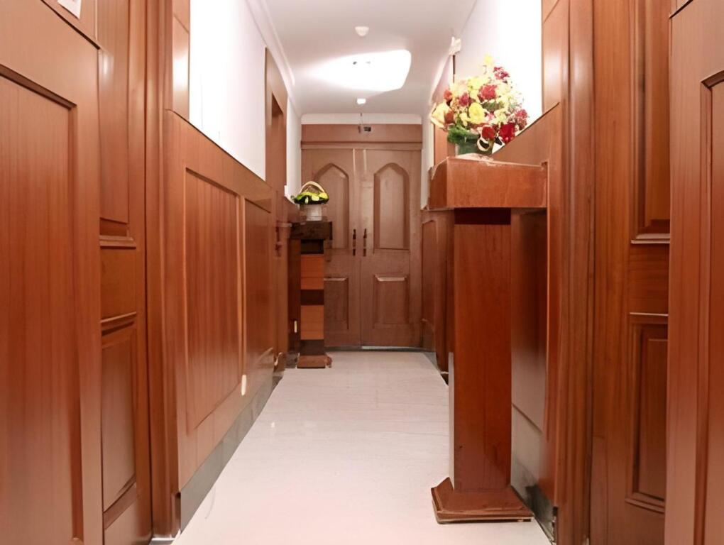 Колката: FabHotel Panasia International