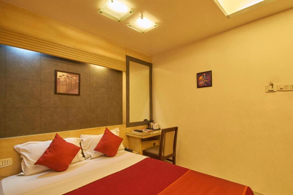 Колката: Vista Rooms at Lakshmi Narayan Mandir