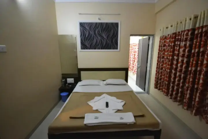 Ширди: Hotel Yogiraj