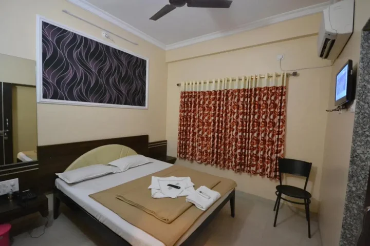 Ширди: Hotel Yogiraj