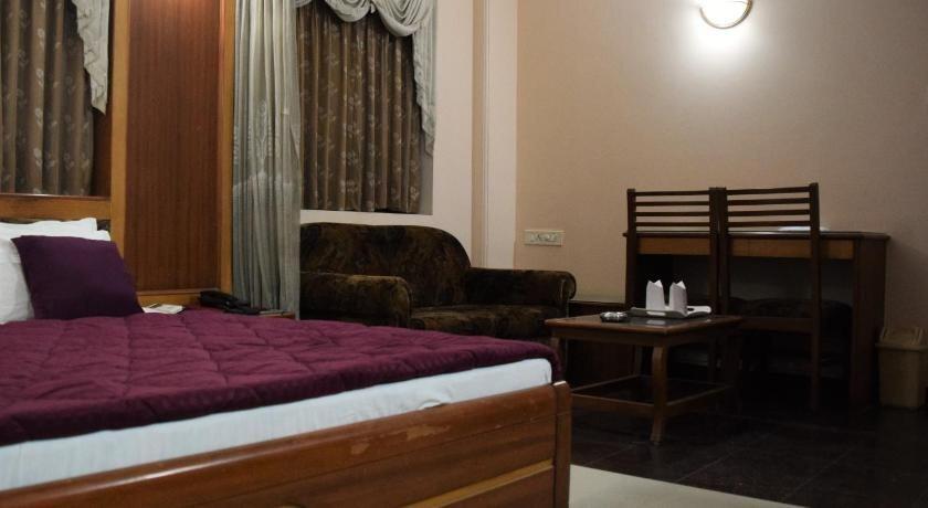 Вадодара: Hotel Valiant