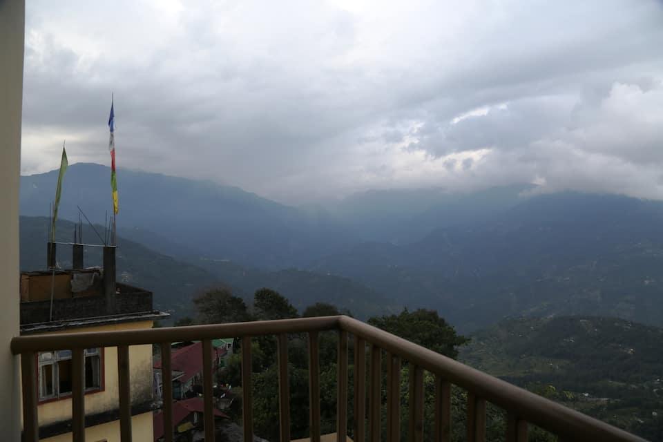 Пеллинг: Hotel Takura