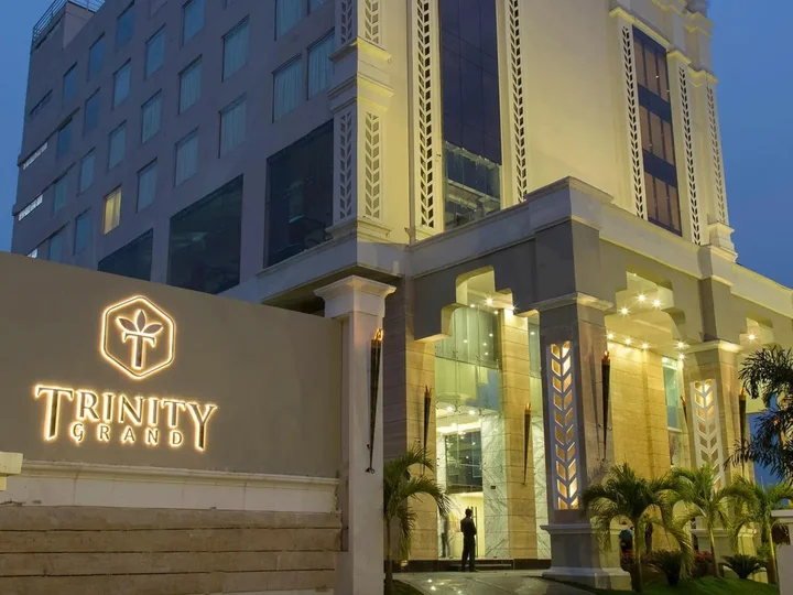 Райгарх: Trinity Grand