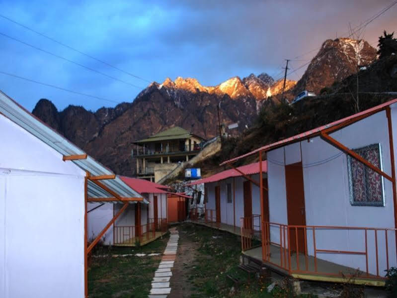 Аули: Camp Ghangharia
