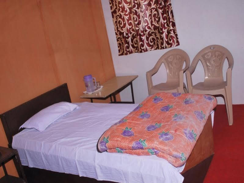 Аули: Camp Ghangharia