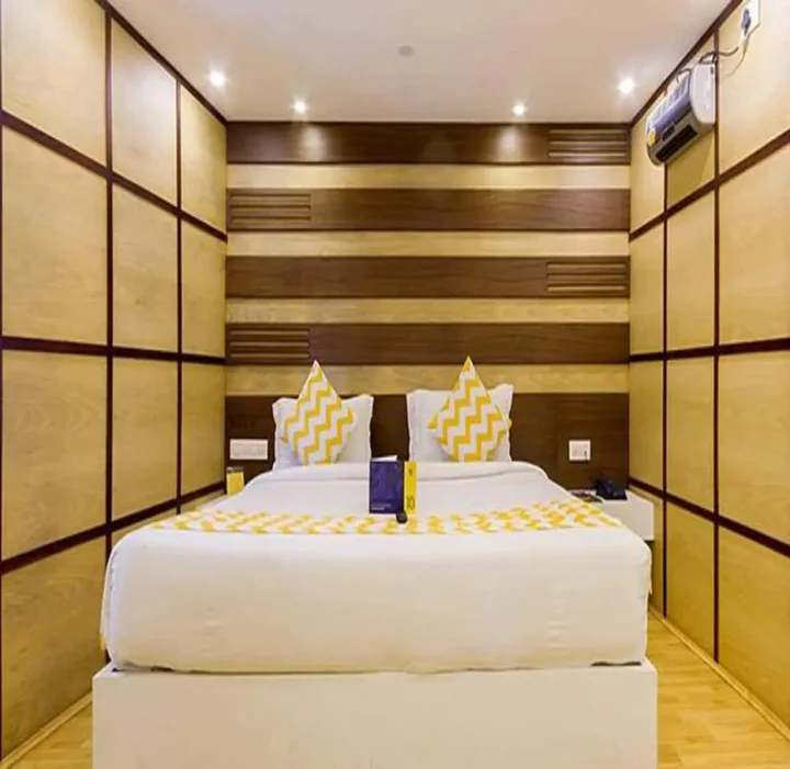 Ути: FabHotel Sholas Residency