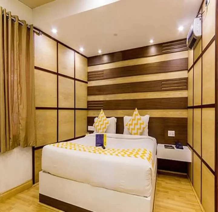 Ути: FabHotel Sholas Residency