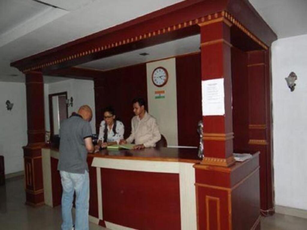Багдогра: Hotel Monarch Aachal