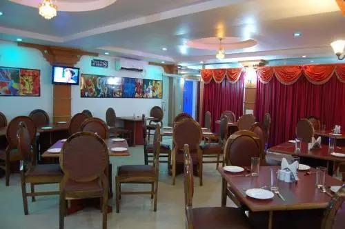 Багдогра: Hotel Monarch Aachal