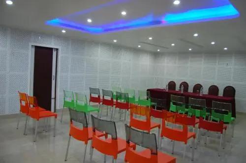 Багдогра: Hotel Monarch Aachal