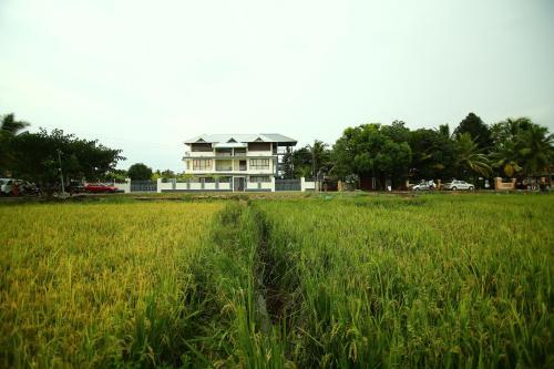 Мухамма: Captain’s Cabin Backwater Resort