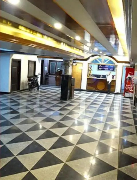 carousel image 4