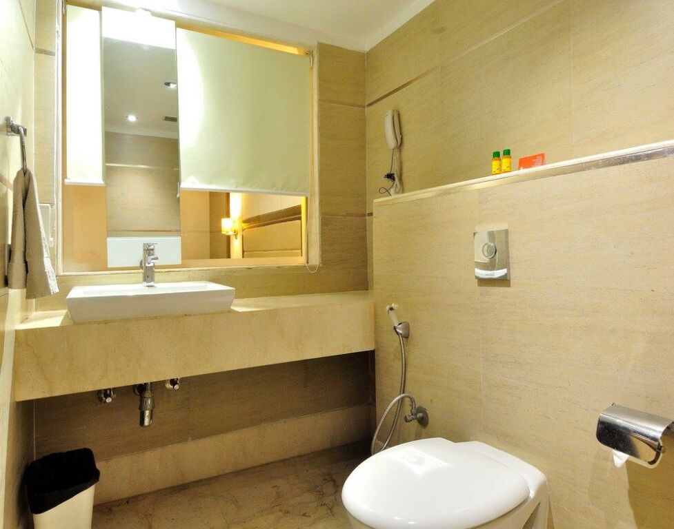 Нью-Дели: FabHotel Rajouri Garden Main Market