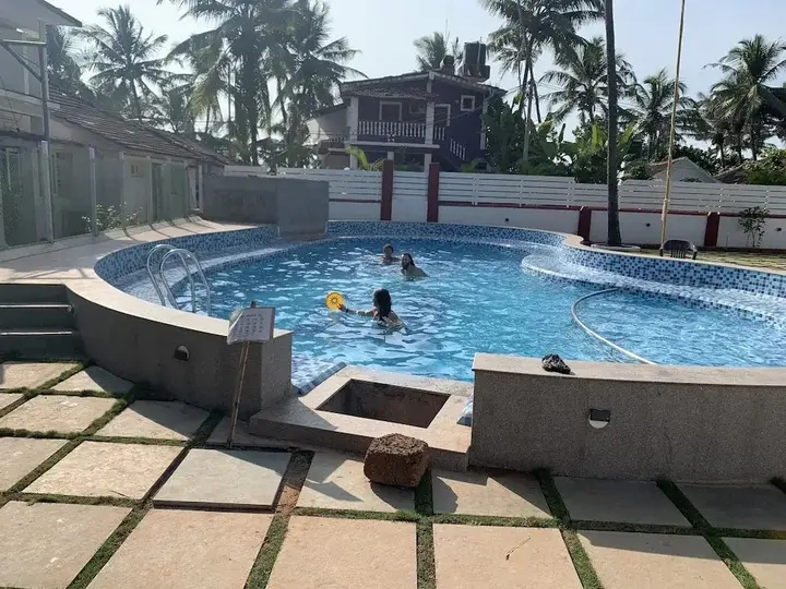 Анджуна: The Retreat