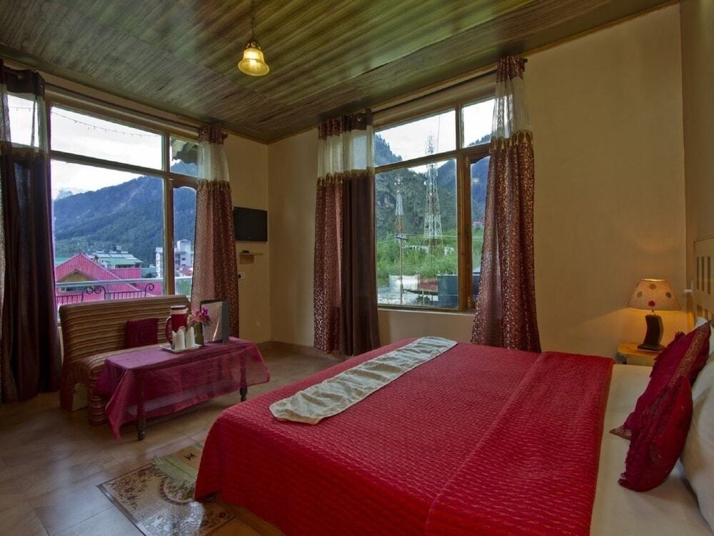 Манали: Hotel Peak View