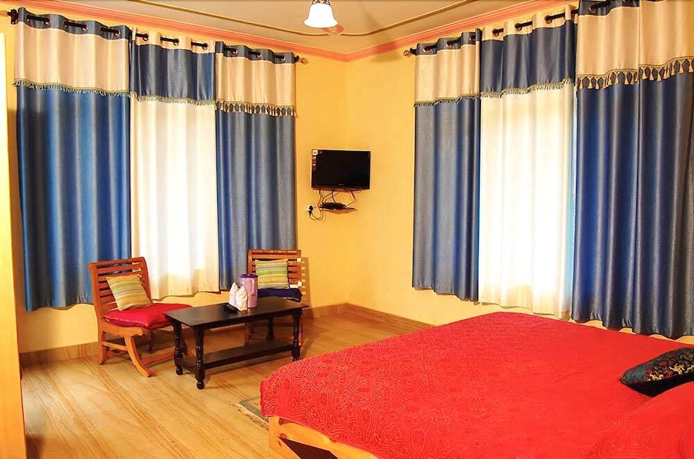 Манали: Hotel Peak View