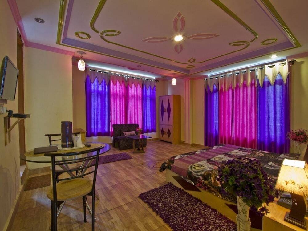 Манали: Hotel Peak View