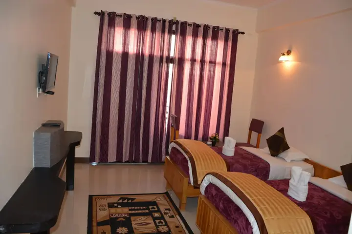 Наинитал: Hotel Harshikhar