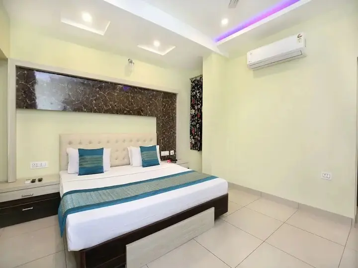 Зиракпур: Hotel Amaze