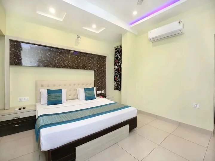 Зиракпур: Hotel Amaze