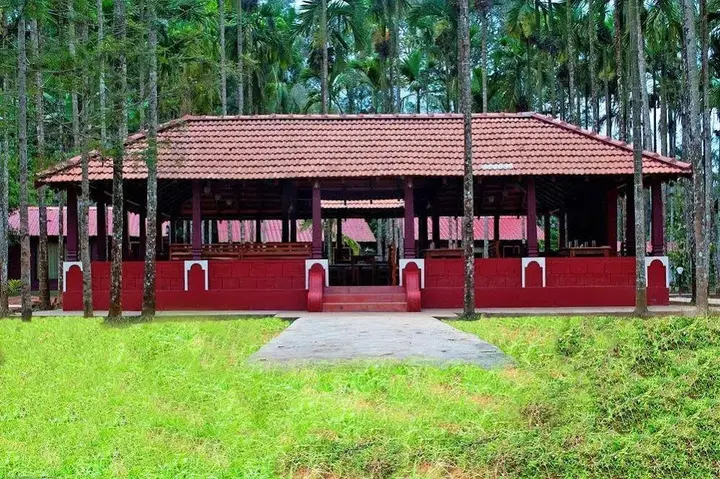 Кушалнагар: La Flora Prakruth Resort