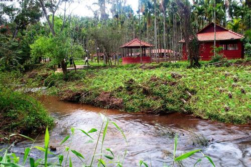 Кушалнагар: La Flora Prakruth Resort