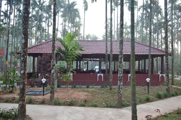 Кушалнагар: La Flora Prakruth Resort