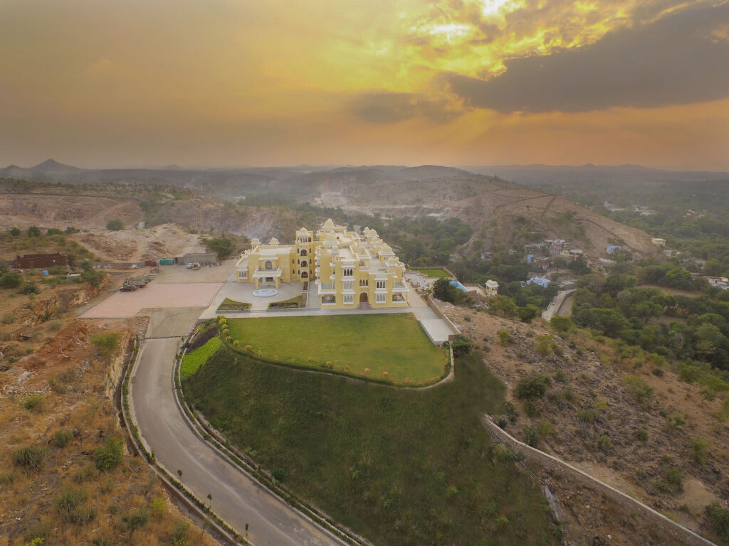 Натхдвара: juSTa Brij Bhoomi Nathdwara