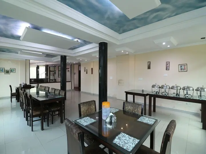Прем-Нагар: OYO 7547 Hotel Burans Residency