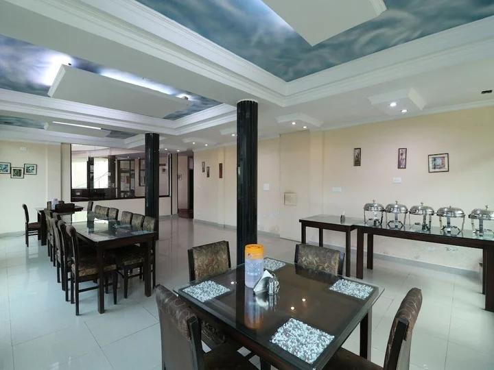 Прем-Нагар: OYO 7547 Hotel Burans Residency