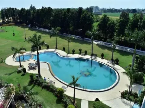 Джаландхар: Grand Lilly Resorts