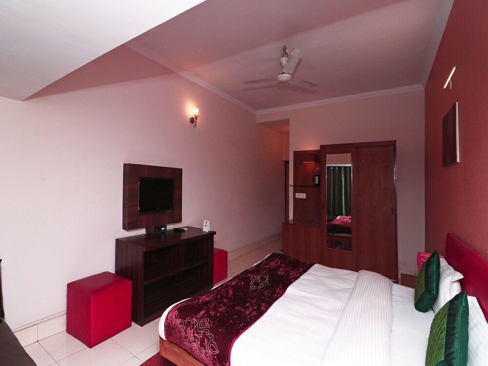 Дехрадун: OYO 16006 Hotel Meedo's Grand