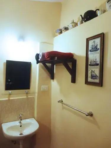 Анджуна: Yuppi Hippi Hideout