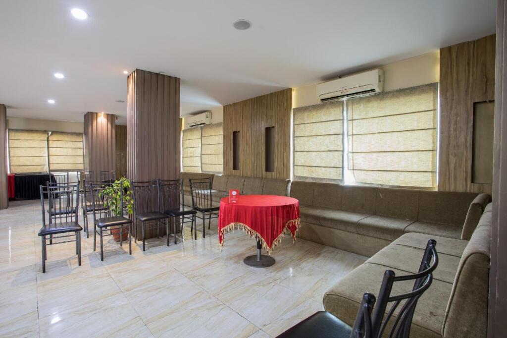 Индаур: OYO 1546 The Sensation Hotel