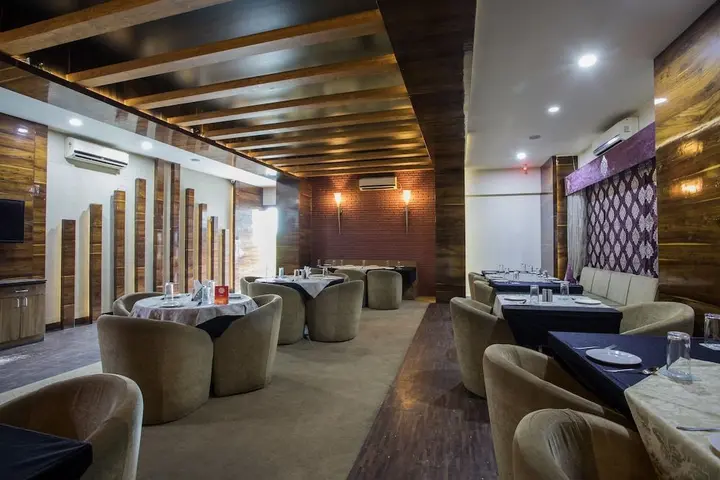 Индаур: OYO 1546 The Sensation Hotel