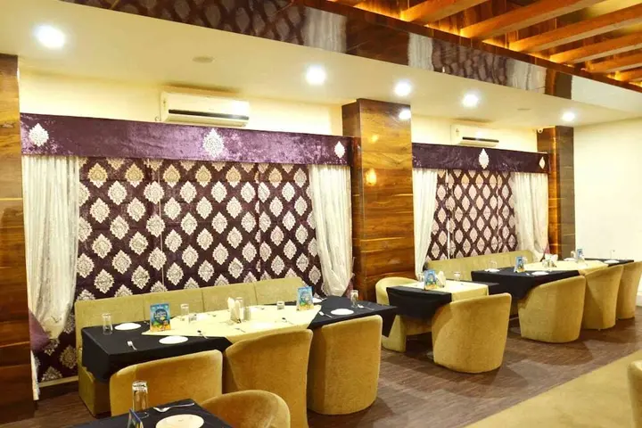 Индаур: OYO 1546 The Sensation Hotel