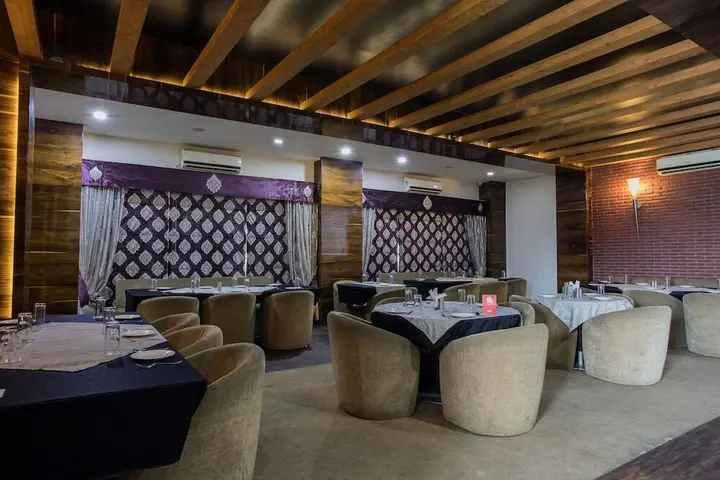 Индаур: OYO 1546 The Sensation Hotel
