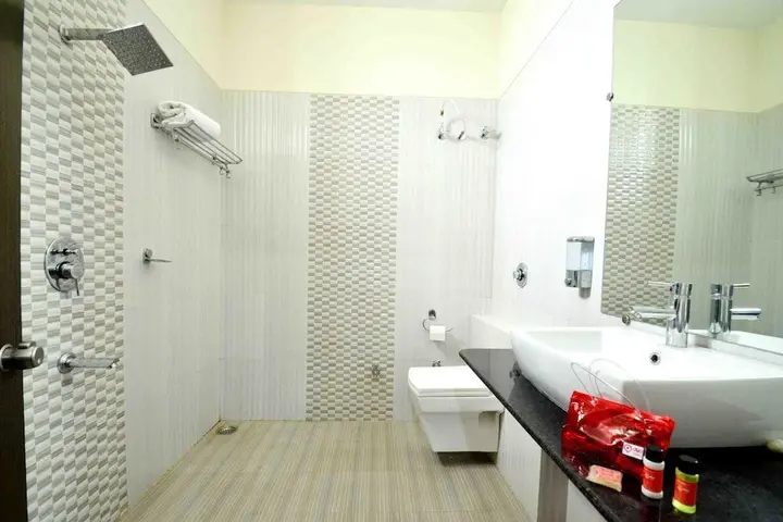 Индаур: OYO 1546 The Sensation Hotel