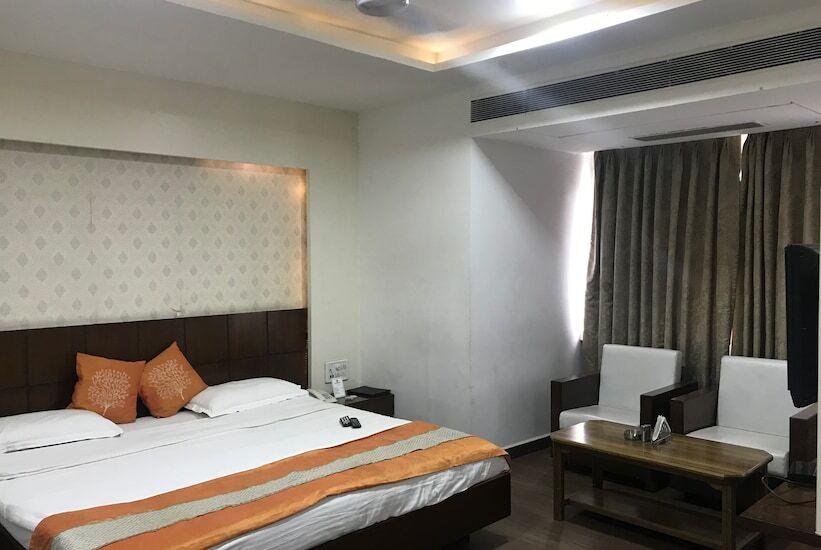 Индаур: Hotel Kanchan