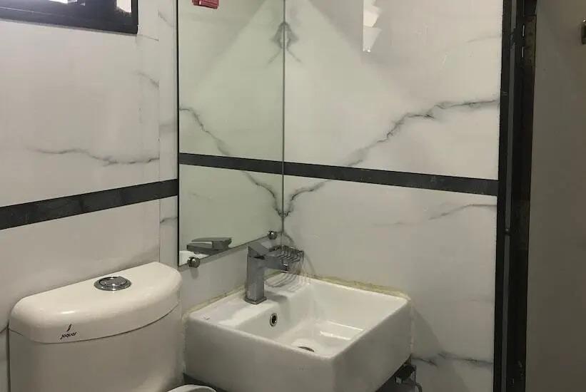 Индаур: Hotel Kanchan