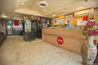 Ахмедабад: OYO 703 Hotel Shahi Palace