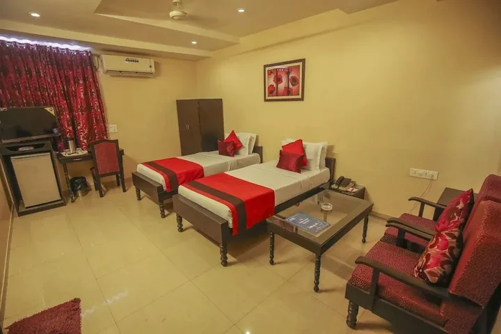 Ахмедабад: OYO 703 Hotel Shahi Palace