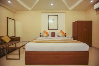 Ахмедабад: OYO 703 Hotel Shahi Palace